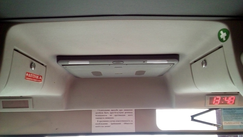 потолочный монитор в авто