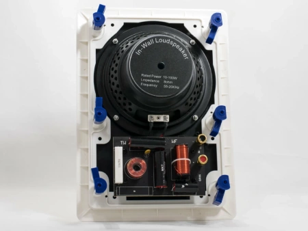 Комплект из двух потолочных динамиков, усилителя и акустического кабеля AV315BT + 2xAV655CS + AV10AC