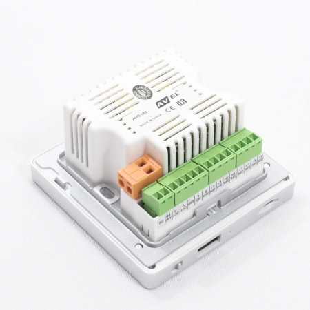 Комплект из четырех потолочных динамиков, усилителя и акустического кабеля AVS135 + 4xAV607CS + 2xAV10AC