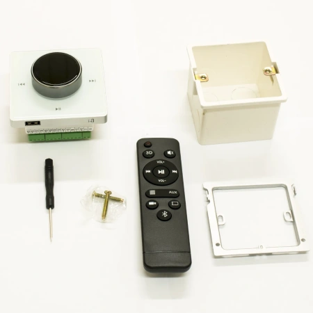 Комплект из двух влагозащищенных динамиков, усилителя и акустического кабеля AVS140 + 2xAV400CS + AV10AC